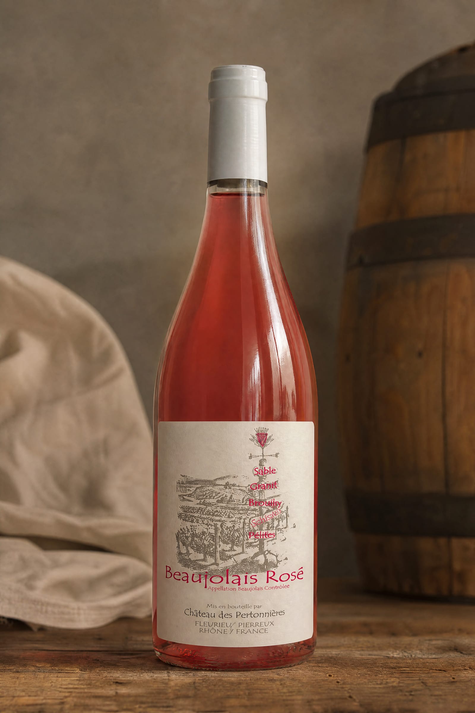 Studio bottle portrait of Ch des Pertonnieres